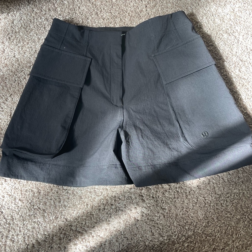 Relaxed-Fit Super-High-Rise Cargo Short 4"